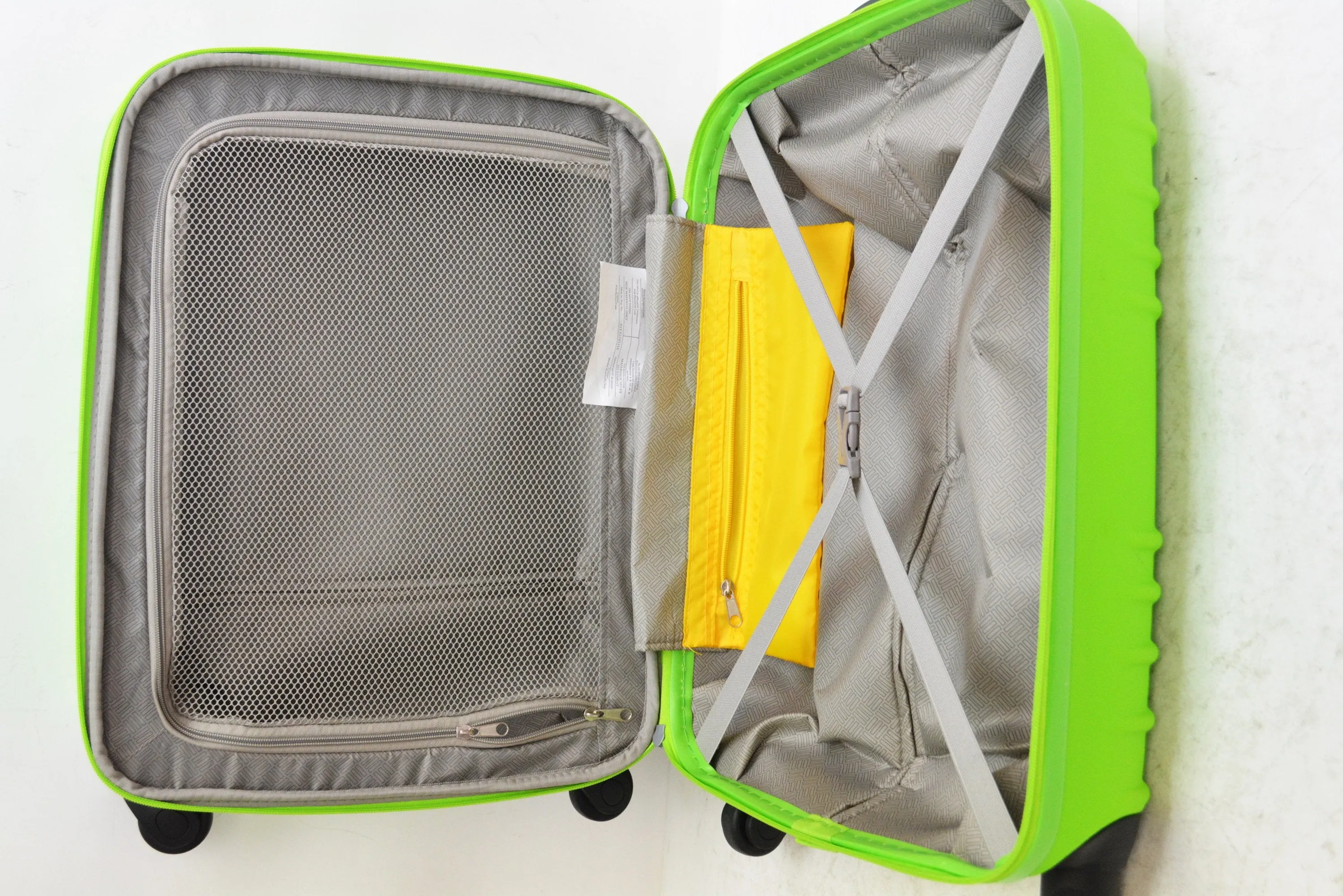 American Tourister Xpressions 20" Expandable Carry-On Hardside Spinner Suitcase