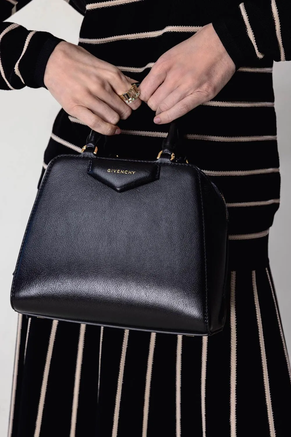 Antigona Cube Mini Bag