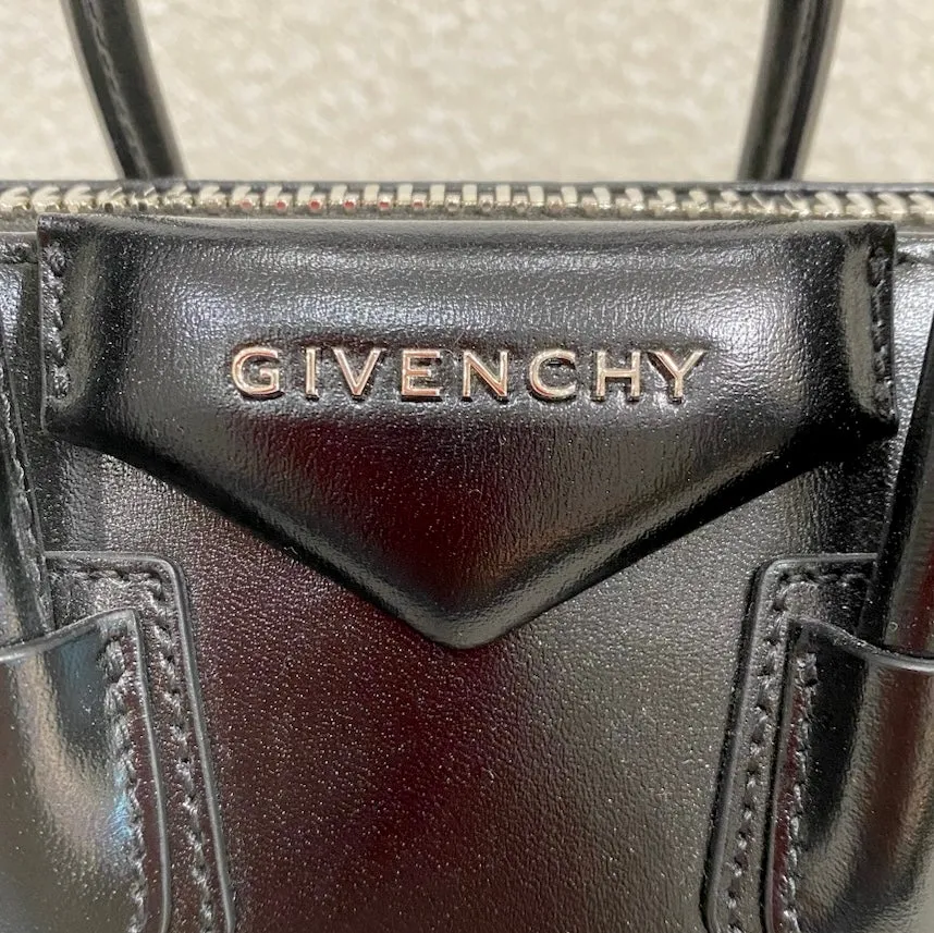 Givenchy Antigona in black Box leather