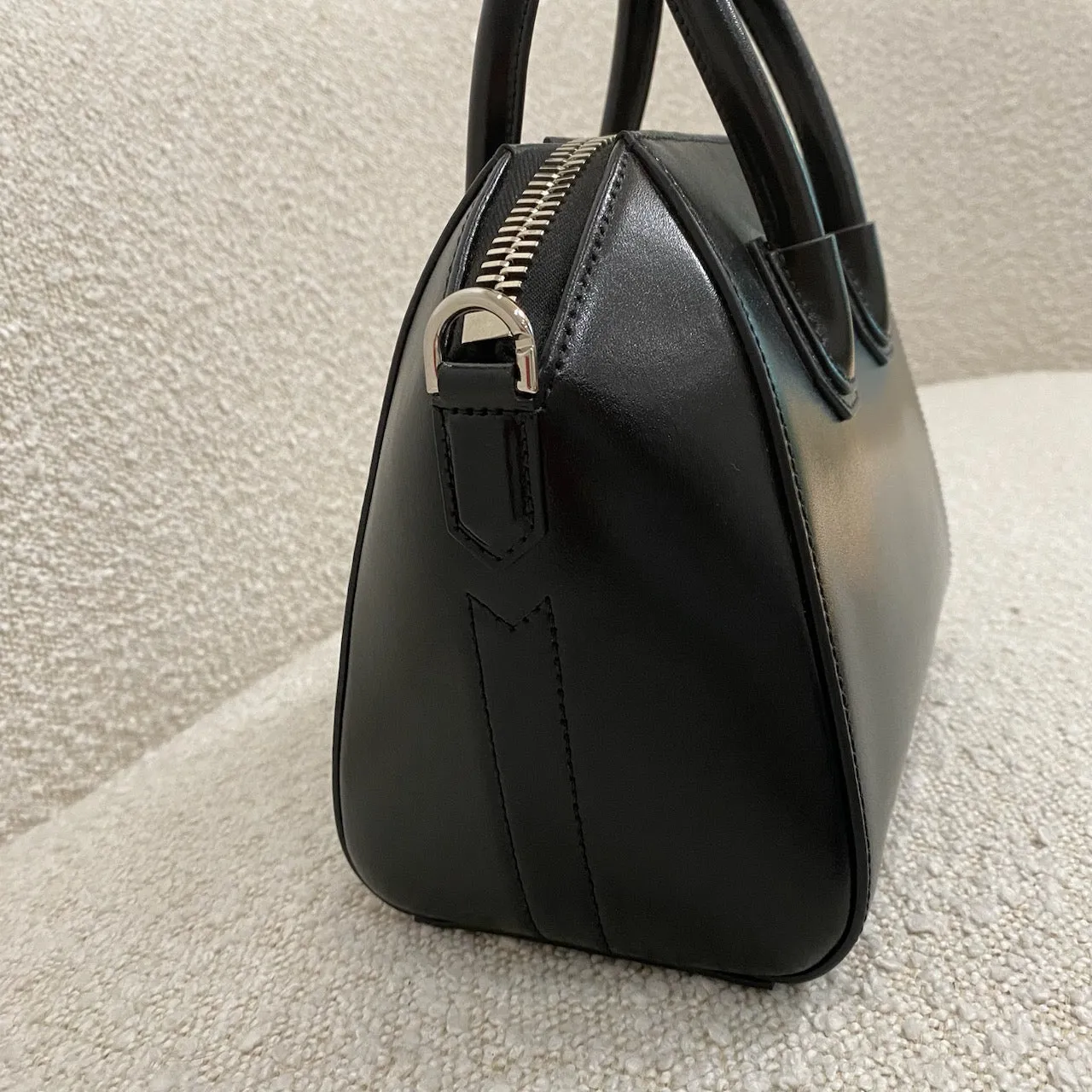 Givenchy Antigona in black Box leather