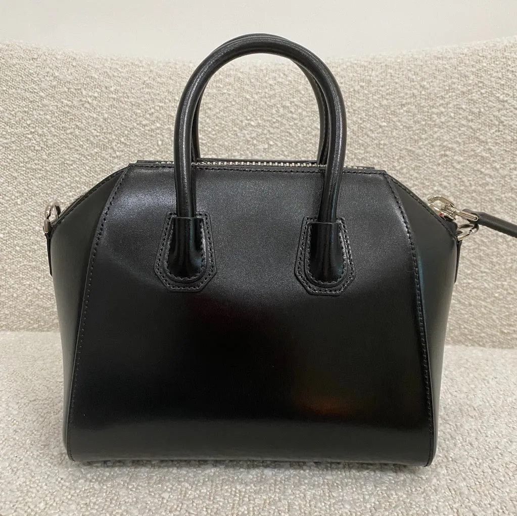 Givenchy Antigona in black Box leather