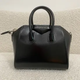 Givenchy Antigona in black Box leather