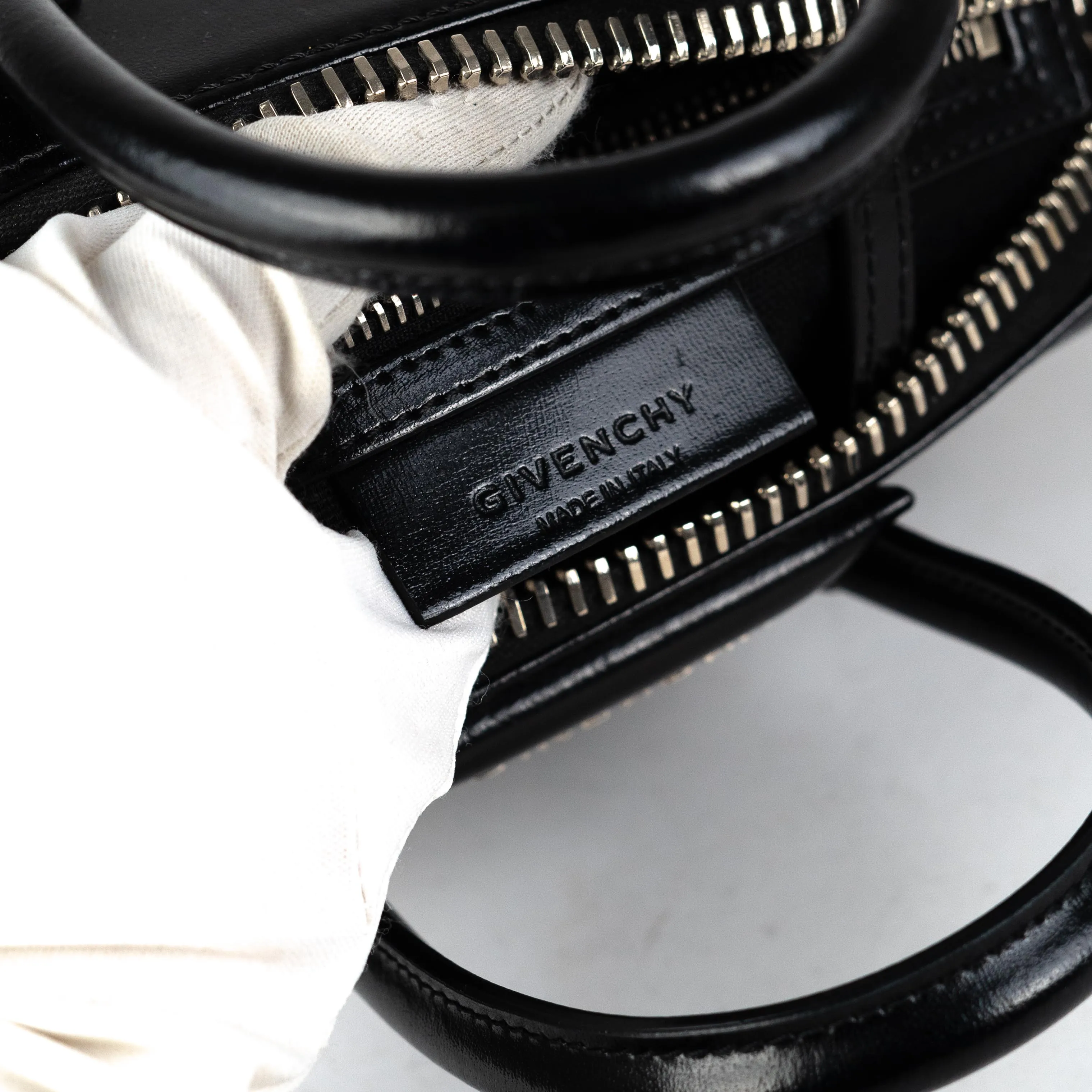 Givenchy antigona mini black