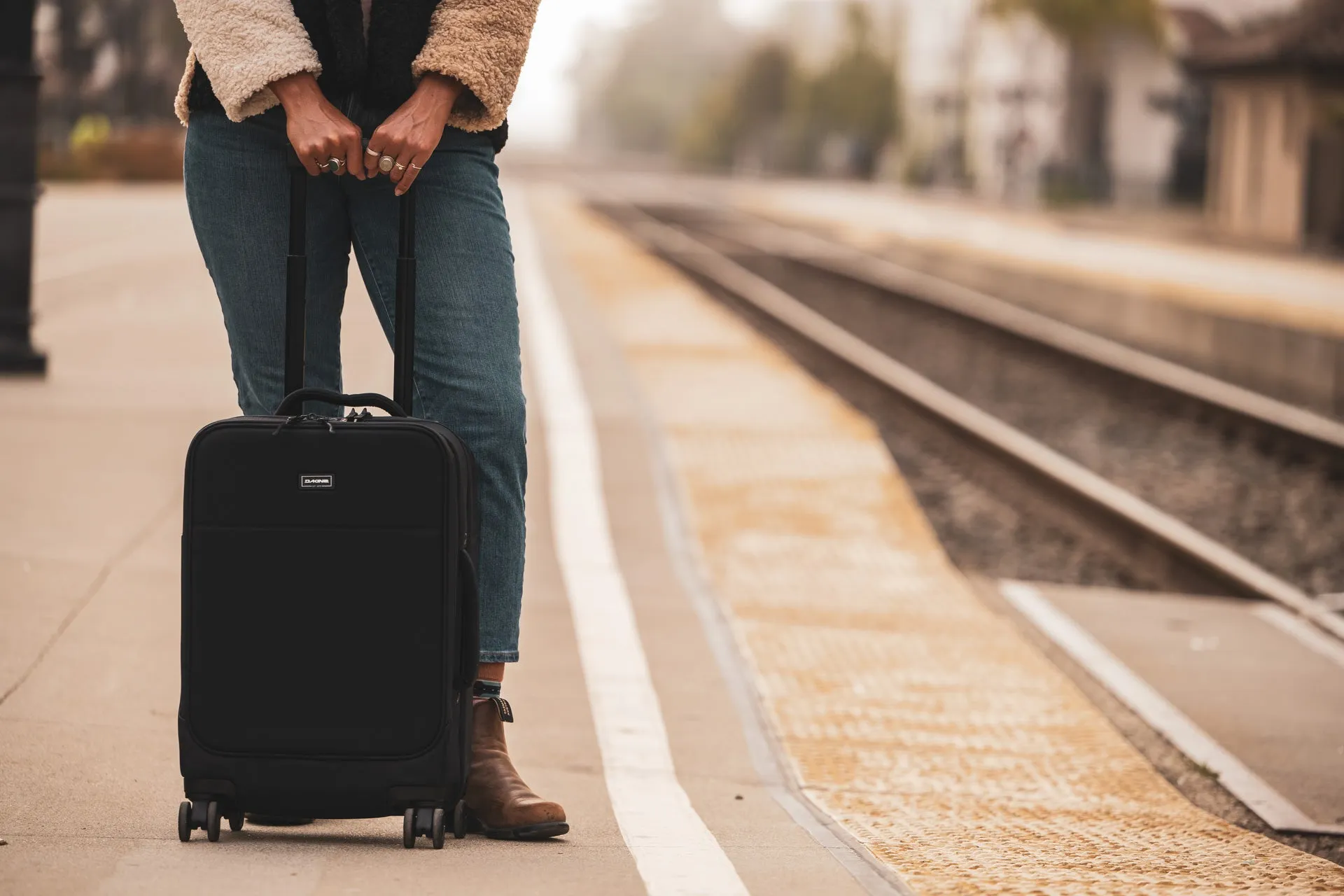 Verge Carry On Spinner 30L